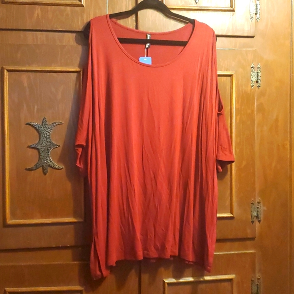 BNWT Allegrace cranberry color cold shoulder top sz 3XL